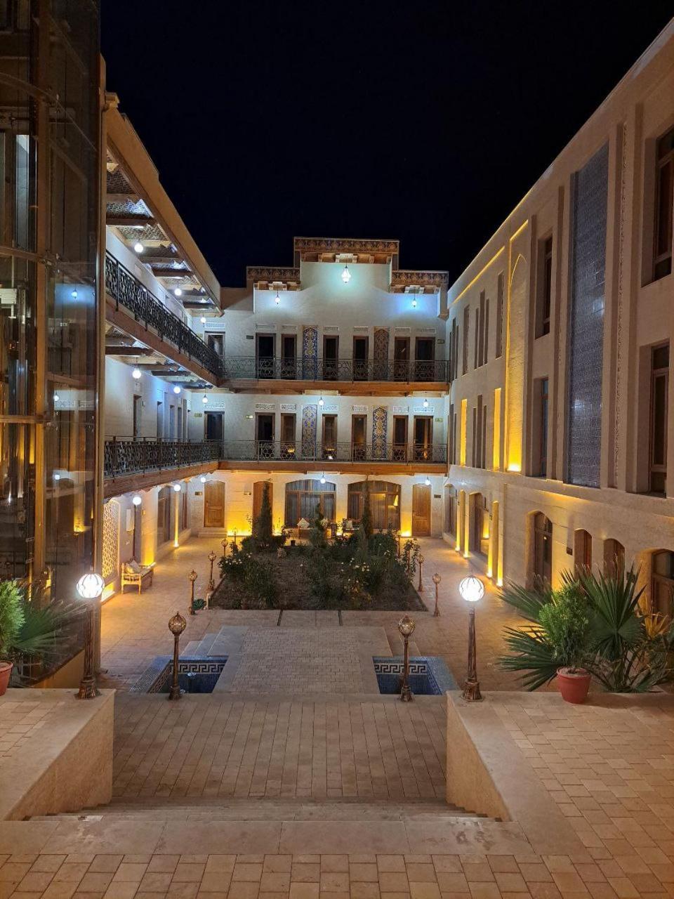 בוקורו Caravan Plaza Inn Boutique מראה חיצוני תמונה