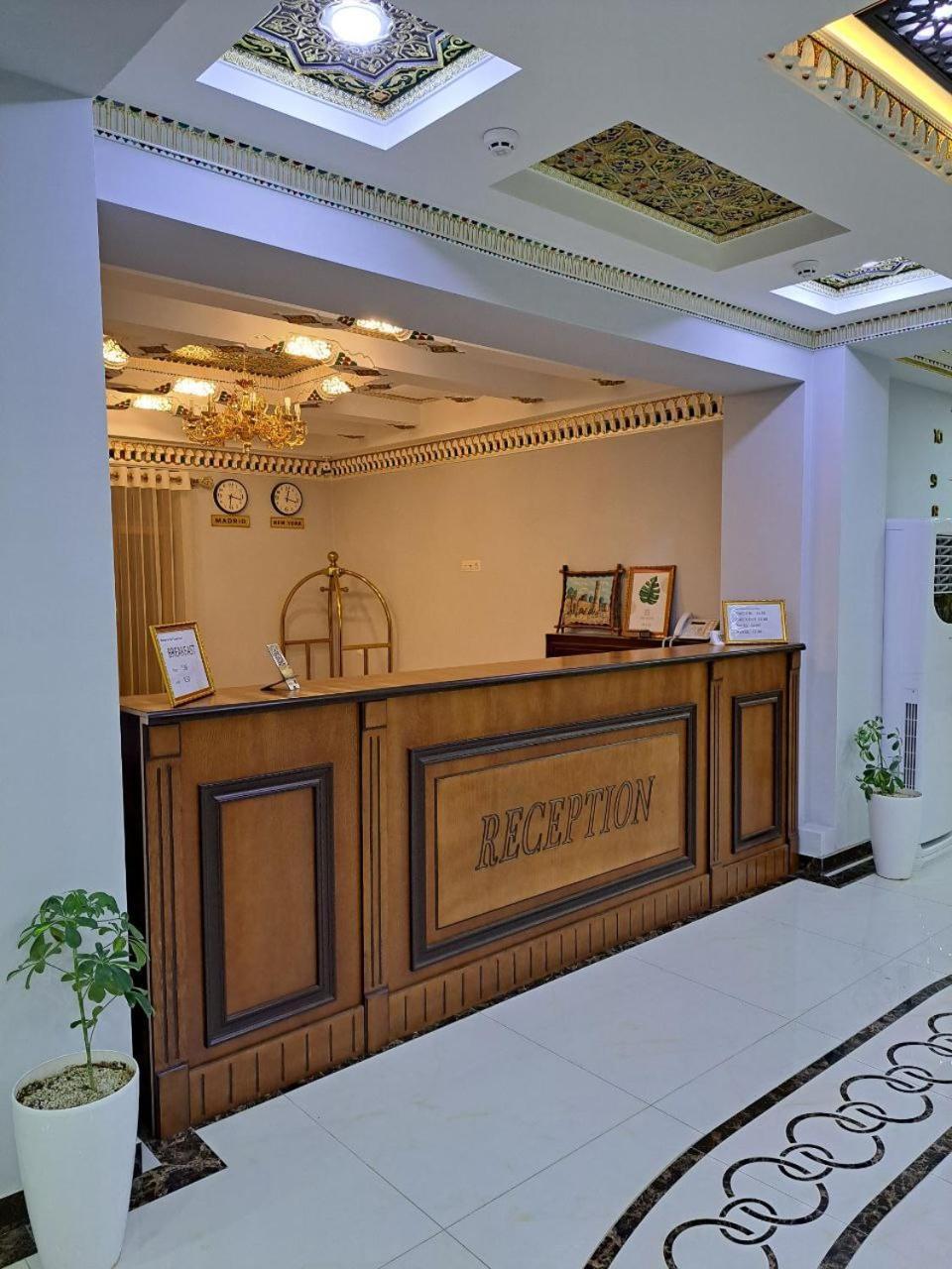 בוקורו Caravan Plaza Inn Boutique מראה חיצוני תמונה
