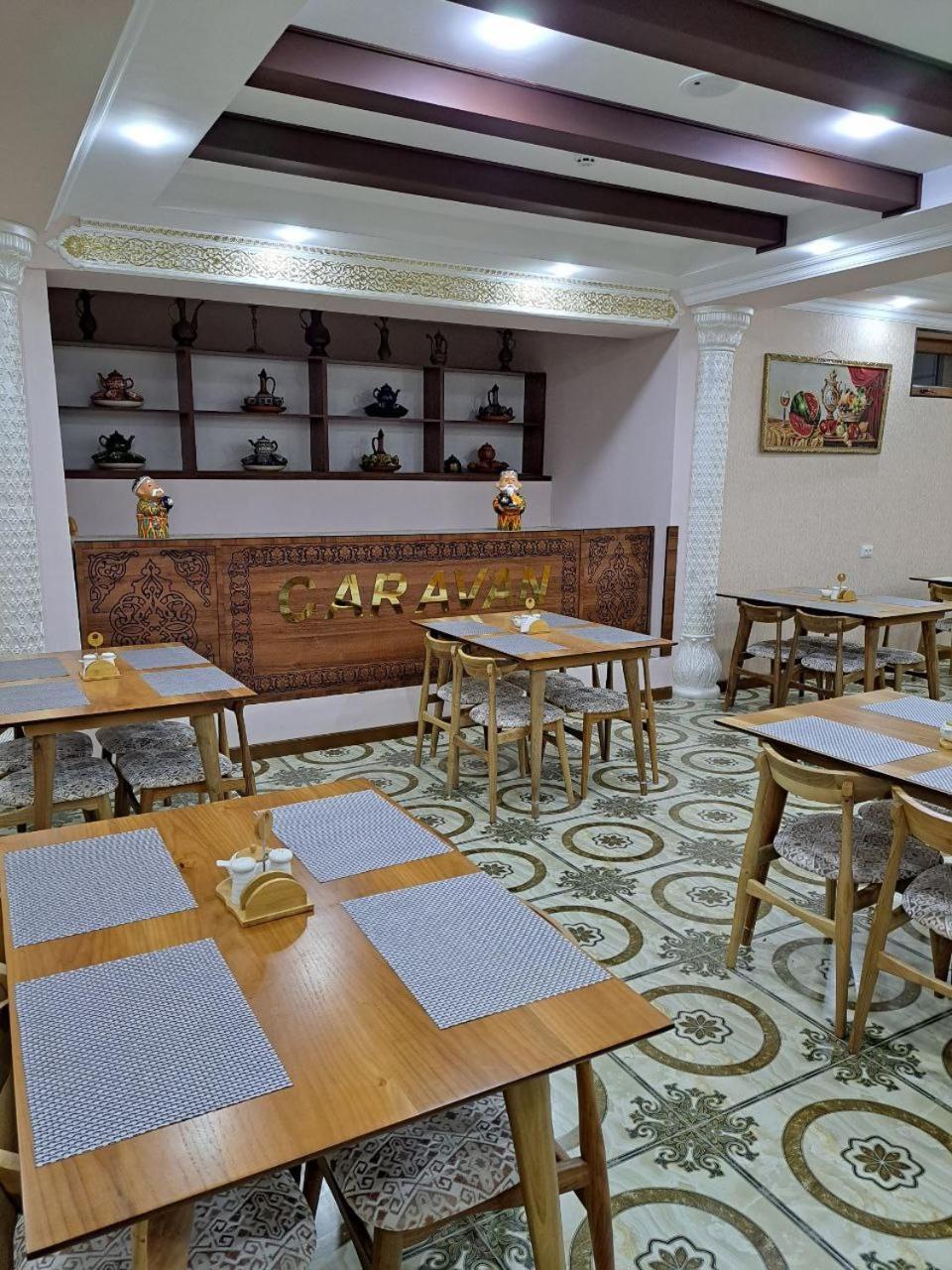 בוקורו Caravan Plaza Inn Boutique מראה חיצוני תמונה