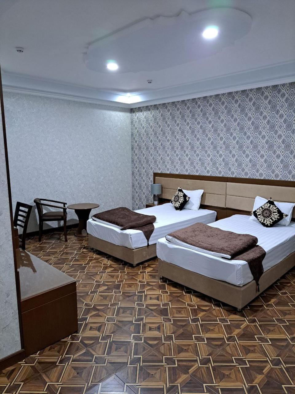 בוקורו Caravan Plaza Inn Boutique מראה חיצוני תמונה