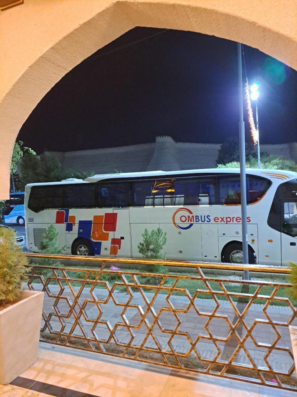 בוקורו Caravan Plaza Inn Boutique מראה חיצוני תמונה