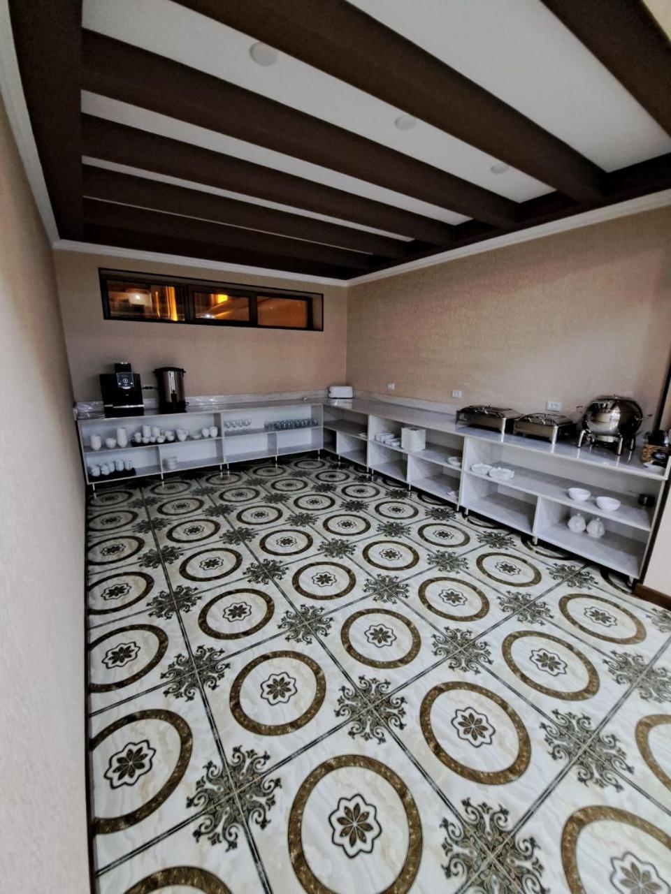 בוקורו Caravan Plaza Inn Boutique מראה חיצוני תמונה