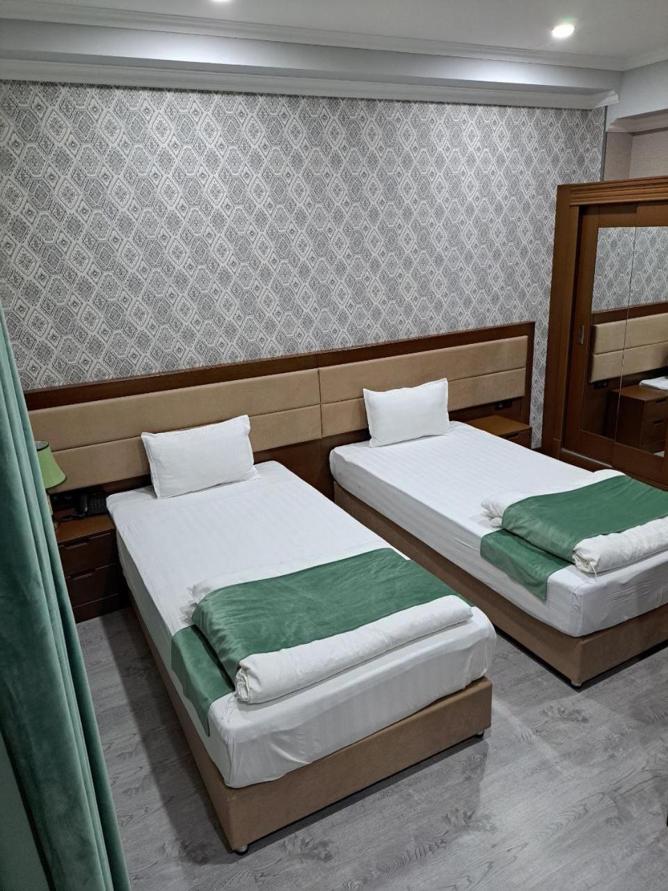 בוקורו Caravan Plaza Inn Boutique מראה חיצוני תמונה