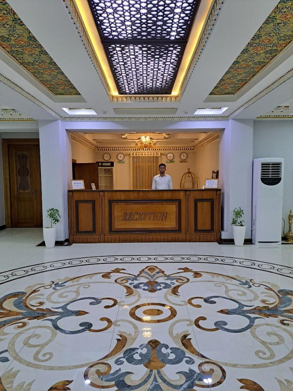 בוקורו Caravan Plaza Inn Boutique מראה חיצוני תמונה
