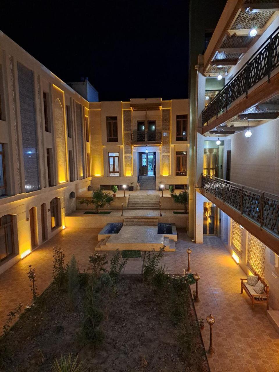 בוקורו Caravan Plaza Inn Boutique מראה חיצוני תמונה